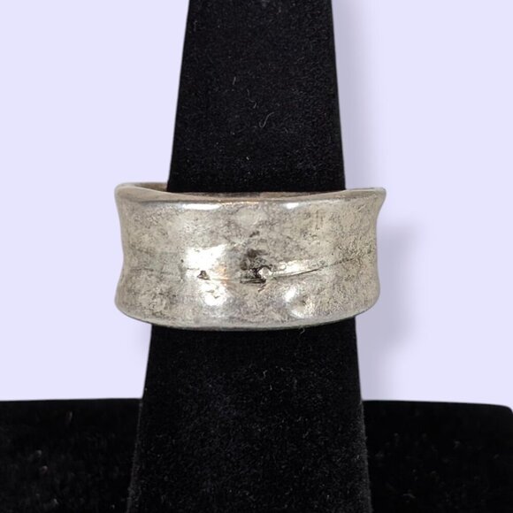(2/$20) V. Chunky Distressed Silver Tone Ring - Picture 2 of 6